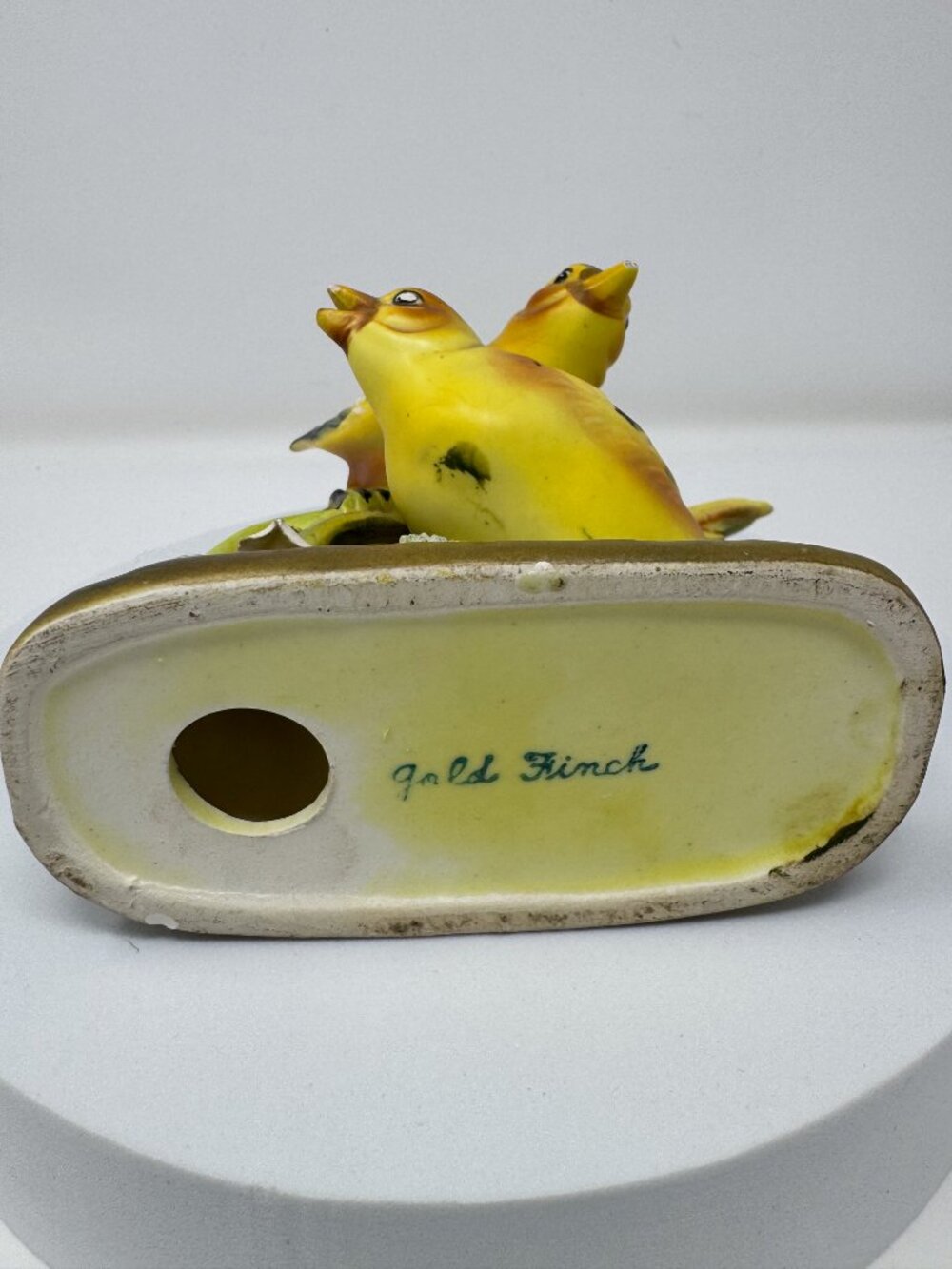 Vintage Gold Finch Bird Figurine Pair Hand Painted Porcelain Decor - Picture 4 of 5